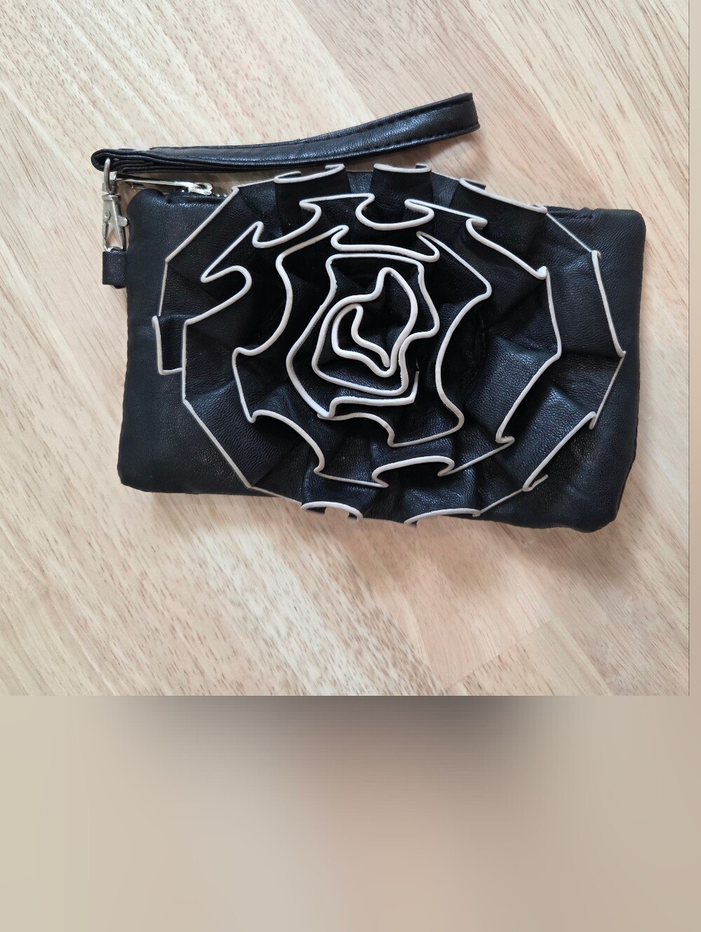 2 Chic Black Floral Rosette Wristlet Clutch